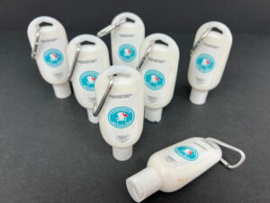 Sunscreen with Carbiner